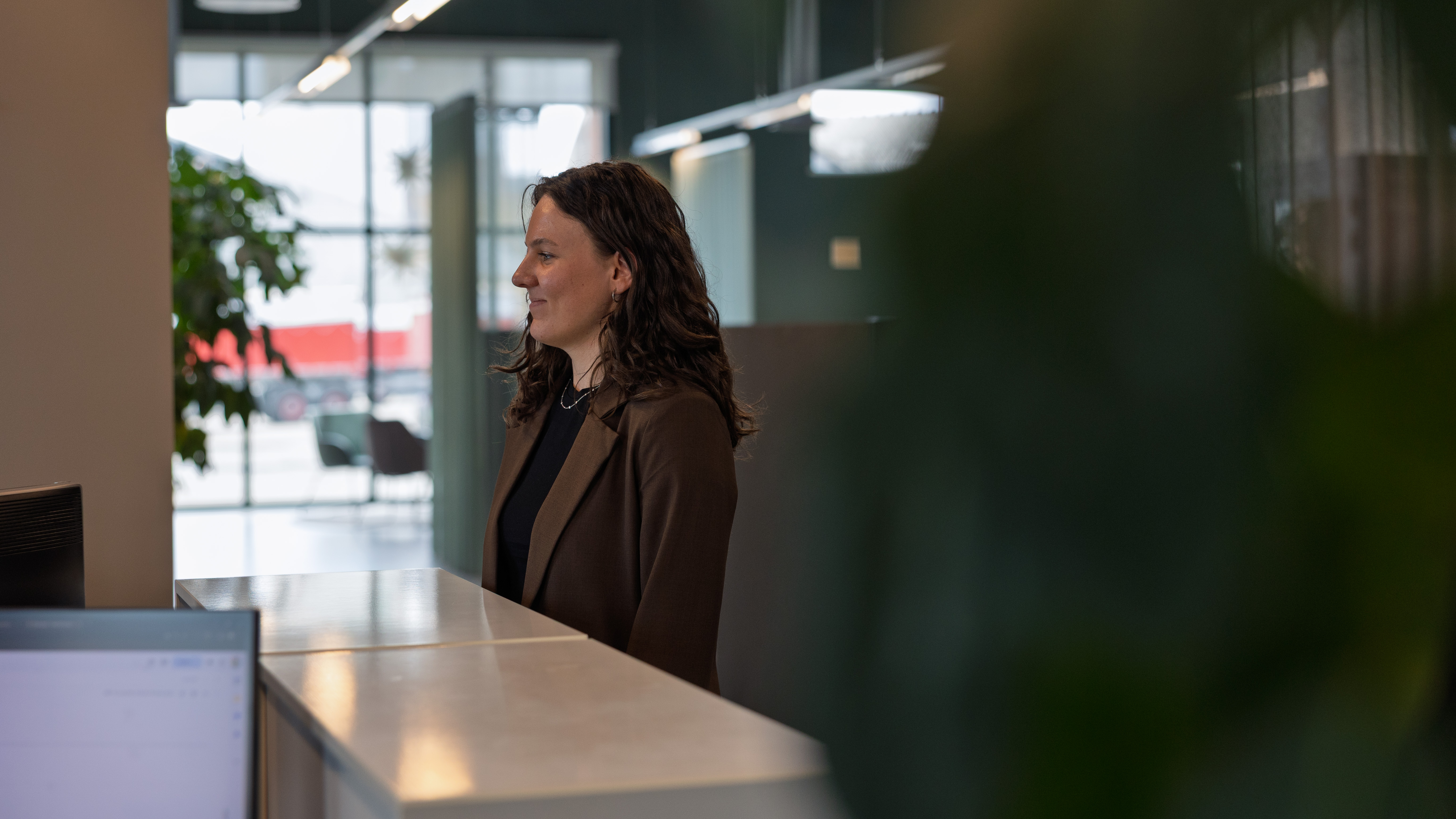 ”Jeg har nydt, at jeg hos Business Kolding har haft mulighed for mange forskellige typer opgaver, som har hjulpet mig med at spore mig ind på, hvad jeg synes er spændende,” fortæller Cecilie Rohde Sloth Møller. Foto: Henrik Nordstrøm Holm