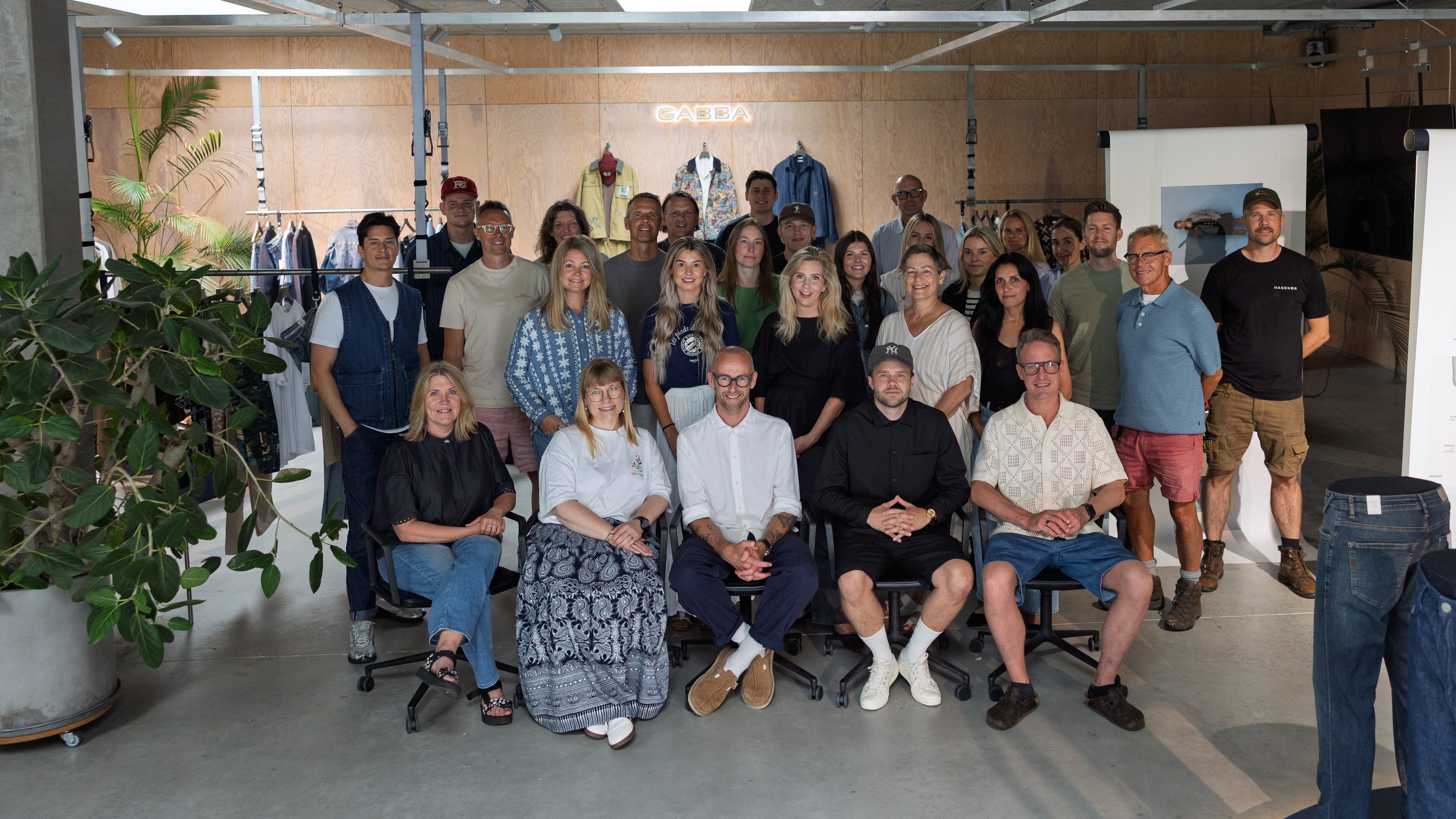 Lokale Gabba / YabYum er fredag eftermiddag vært for DesignBar, der er en del af Kolding Design Days. Her præsenteres deltagerne for, hvordan virksomheden arbejder med at omsætte idéer til afsætning af salgsbare produkter på de rette marked ved brug af blandt designtænkning.