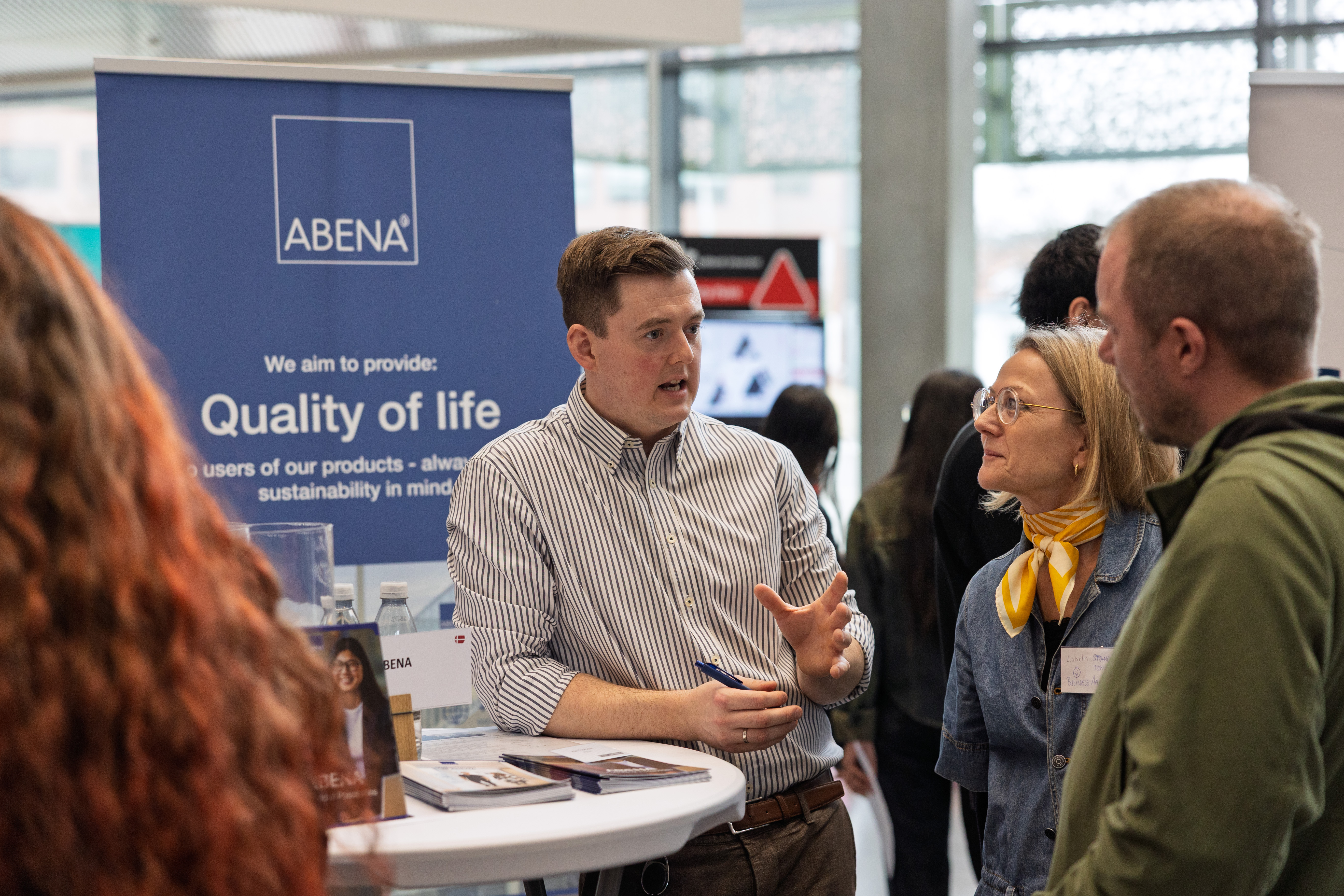 Kári Thorsson (ved bordet), Group HR Consultant ABENA Holding, var glad for at være en del af Business Lunch og ser konceptet som en oplagt mulighed for at finde de hjerner, som kan løfte den store koncern yderligere. Foto: Henrik Nordstrøm Holm
