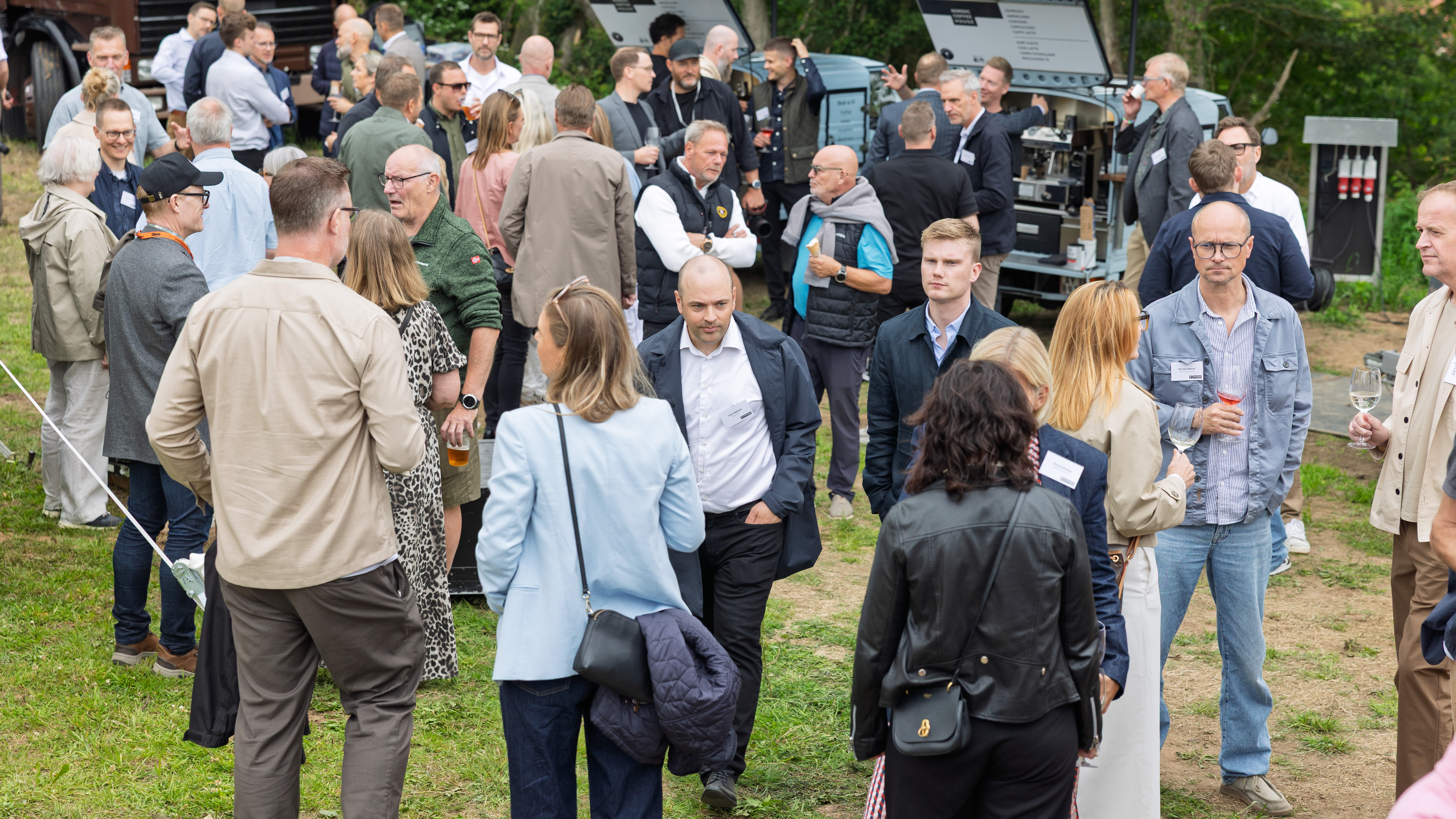 Business Kolding afholder en lang række events, hvor netværk med både velkendte og nye mennesker er i centrum. Det er helt i tråd med organisationens kerneopgave som består i at kende, hjælpe og samle det lokale erhvervliv. 